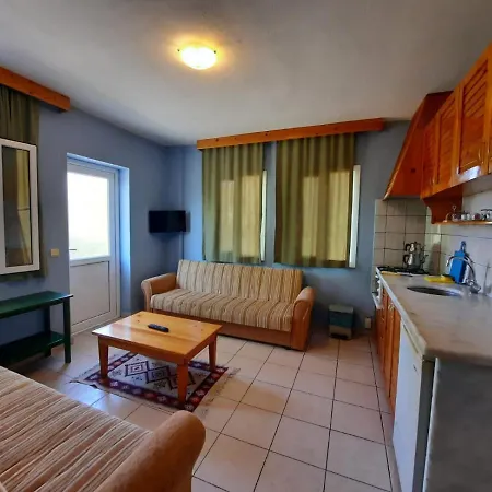 アパートホテル Summer Life