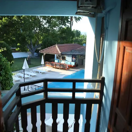 アパートホテル Summer Life